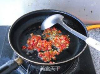 剁椒焖尖椒的做法步骤：6