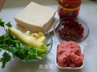 麻婆豆腐的做法步骤：1