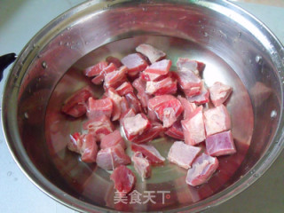 番茄烧牛腩的做法步骤：2