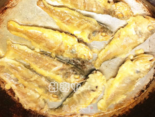 酥脆椒盐小黄鱼的做法步骤：8