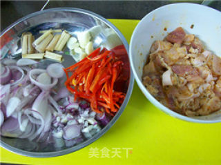 家常菜肴@@大马美食~~娘惹虾酱猪肉的做法步骤：3