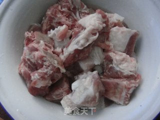 排骨杏鲍菇汤的做法步骤：1