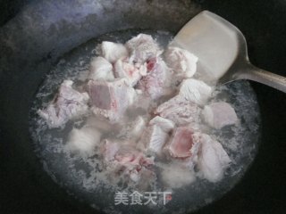 排骨杏鲍菇汤的做法步骤：3