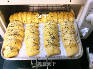 肉松毛毛虫面包的做法步骤：14