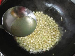 彩椒玉米炒鸡丁的做法步骤：5
