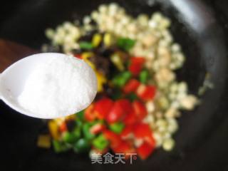 彩椒玉米炒鸡丁的做法步骤：8