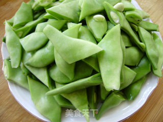家常菜----豆角烧南瓜的做法步骤：2