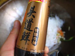 红油鸡蛋炒米粉的做法步骤：8
