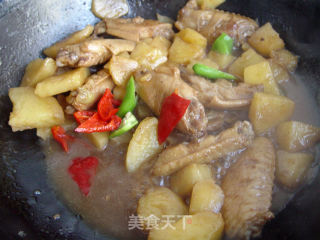 土豆烧鸡翅的做法步骤：8