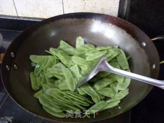 下饭好菜----扁豆煸肉片的做法步骤：7