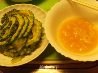苦瓜炒蛋的做法步骤：3