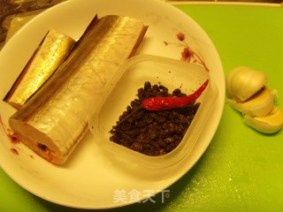蒜茸豉椒蒸鰻魚的做法步骤：1