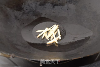 香芹煮鹿仔的做法步骤：3