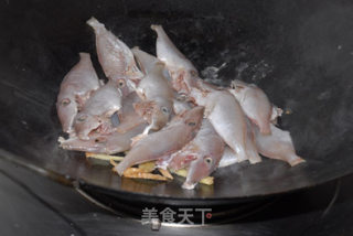香芹煮鹿仔的做法步骤：4
