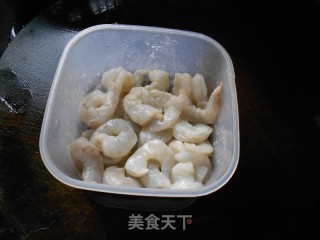 虾仁炒苦瓜的做法步骤：2