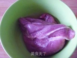 【家庭快手小炒】四季家常小炒---尖椒芹菜炒肉丝的做法步骤：2