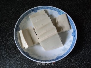 【草鱼煮豆腐】的做法步骤：2