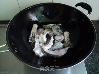 【草鱼煮豆腐】的做法步骤：5