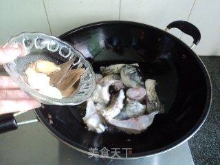 【草鱼煮豆腐】的做法步骤：6