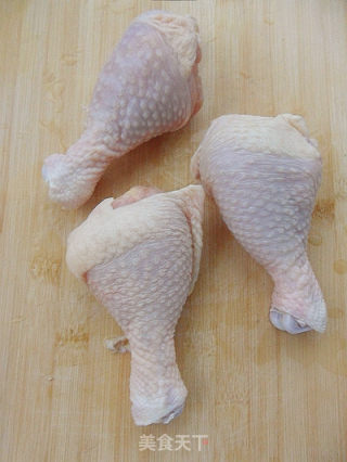 【荤菜】香煎鸡腿肉的做法步骤：2