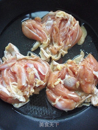 【荤菜】香煎鸡腿肉的做法步骤：8