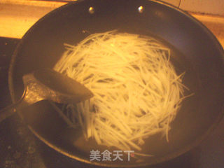 酸辣土豆丝的做法步骤：4