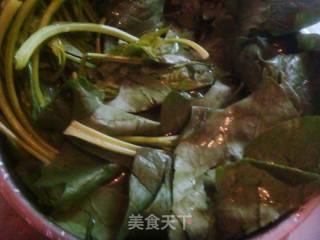 菠菜炒鸡蛋的做法步骤：1