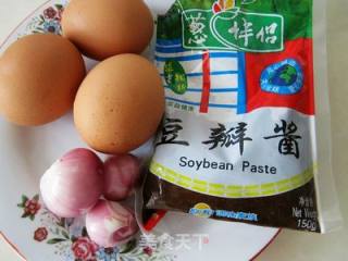 鸡蛋炸酱面的做法步骤：1