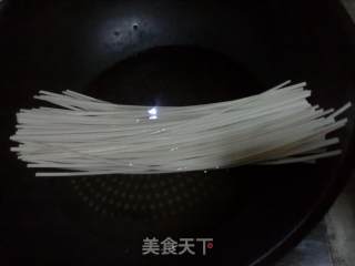 饭菜一体之 豇豆焖面的做法步骤：2