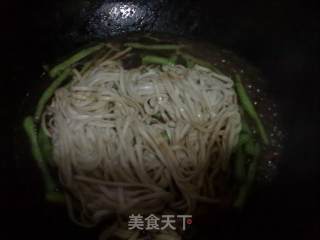 饭菜一体之 豇豆焖面的做法步骤：5