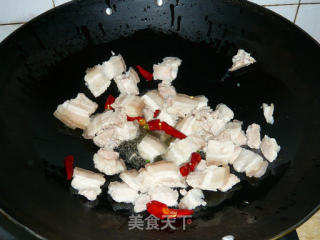 蒜薹回锅肉的做法步骤：2