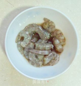 挡不住的清新鲜香------鲜虾黄瓜饭的做法步骤：2