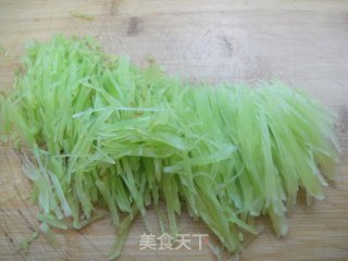 炝拌莴笋的做法步骤：3