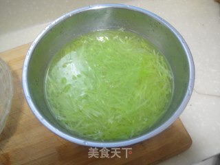 炝拌莴笋的做法步骤：5