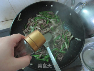 柠香黑椒牛柳的做法步骤：7