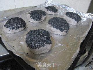 黑芝麻粉面包的做法步骤：8