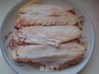 卤鸭翅的做法步骤：2