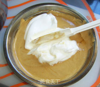 香醇摩卡戚风—— 电饭锅做的做法步骤：9