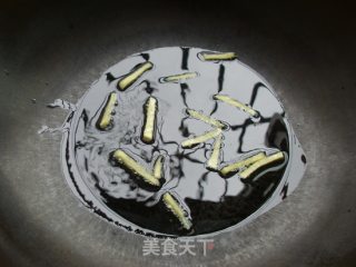 红烧鲫鱼的做法步骤：3