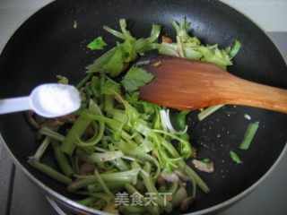 土豆芹菜炒肉丝的做法步骤：6
