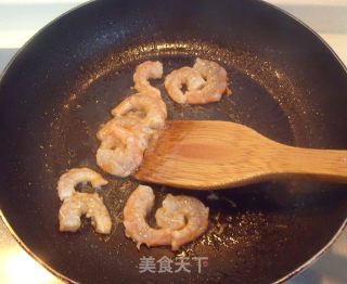 简简单单又不失营养美味-----虾仁蛋炒饭的做法步骤：3