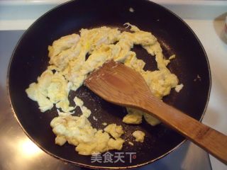 简简单单又不失营养美味-----虾仁蛋炒饭的做法步骤：4