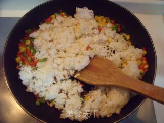 简简单单又不失营养美味-----虾仁蛋炒饭的做法步骤：6