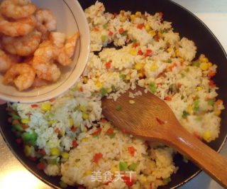简简单单又不失营养美味-----虾仁蛋炒饭的做法步骤：7