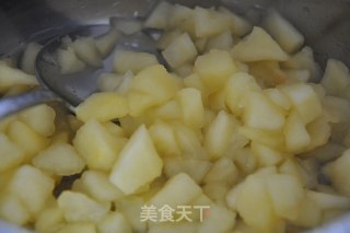 热乎乎的苹果酥 （附 如何自制苹果酱）的做法步骤：1