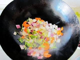 杂疏炒黑白米饭的做法步骤：3