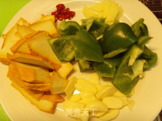 醬爆回锅肉的做法步骤：7