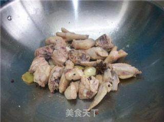 第一次买板栗@@ 板栗烧鸡块的做法步骤：4