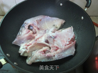 南昌特色筒骨鱼头火锅（家庭版）的做法步骤：5