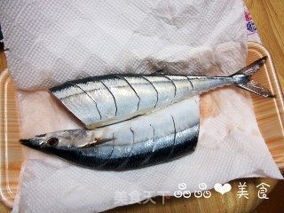 秋天的味道——盐烧秋刀鱼的做法步骤：5